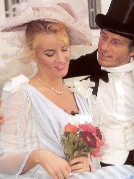 Путь Иры.   Серия 1. Запретные мысли у зеркала фото